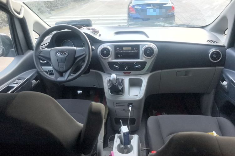 Used JAC Refine M3 2022 1.8L 7-seat Standard Edition Center Console