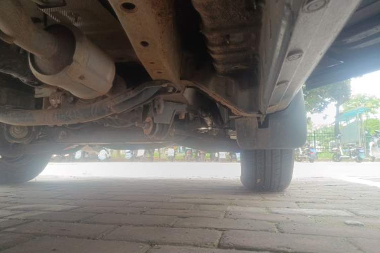 Used JAC Refine M3 2022 PLUS IKEA Edition 1.8L Comfort Version Chassis Front Right