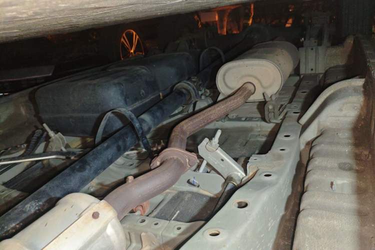 Used JAC Refine M3 2022 PLUS 1.8L 7-seater Standard Model Chassis Front Right