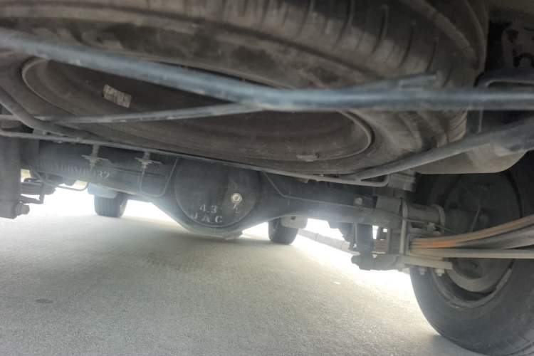 Used JAC Refine M3 2022 1.8L 7-seat Standard Edition Chassis Rear