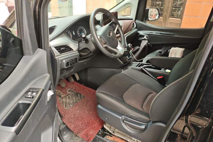 Used JAC Refine M3 2022 PLUS 1.5T 7-Seater Standard Model Driver Seat