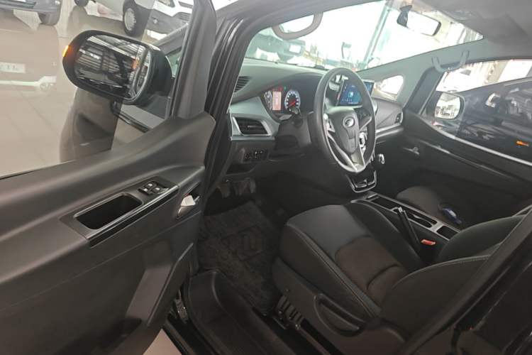 Used JAC Refine M3 2022 PLUS 1.5T 7-Seater Standard Model Driver Seat