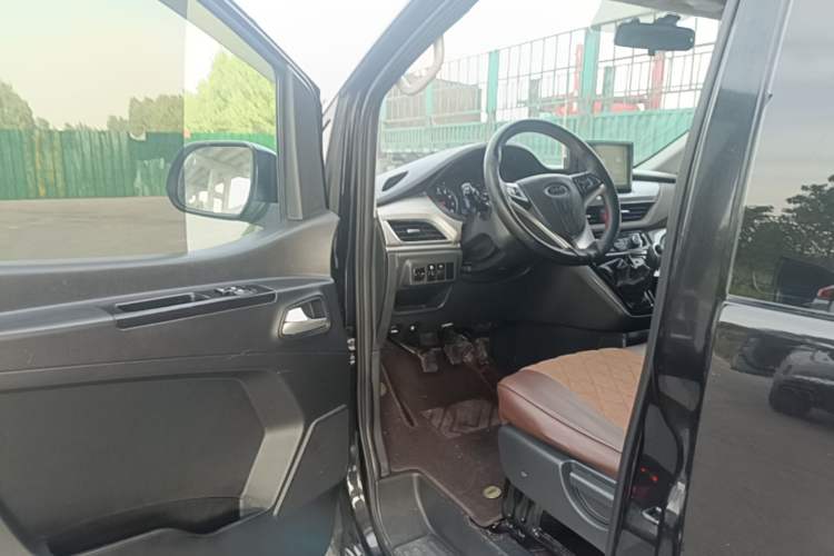 Used JAC Refine M3 2022 PLUS 1.5T 7-Seater Standard Model Driver Seat