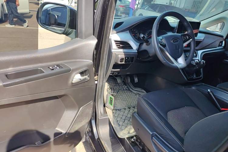 Used JAC Refine M3 2022 PLUS 1.8L 7-seater Standard Model Driver Seat