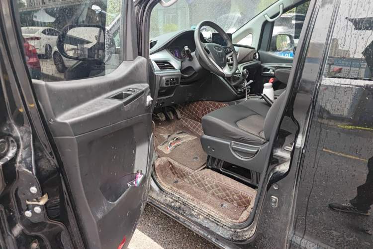 Used JAC Refine M3 2022 PLUS 1.8L 7-seater Standard Model Driver Seat