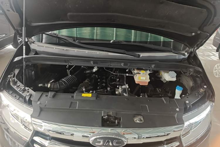 Used JAC Refine M3 2022 PLUS 1.5T 7-Seater Standard Model Engine Bay
