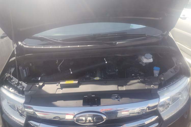 Used JAC Refine M3 2022 1.8L 7-seat Standard Edition Engine Bay