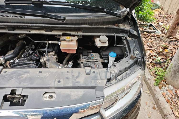 Used JAC Refine M3 2022 PLUS 1.5T 7-Seater Standard Model Engine Bay Left