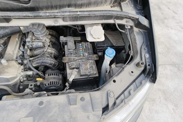 Used JAC Refine M3 2022 PLUS 1.8L 7-seater Standard Model Engine Bay Left