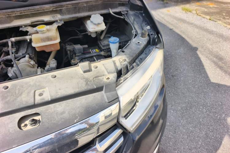 Used JAC Refine M3 2022 1.5T 7-Seater Standard Edition Engine Bay Left