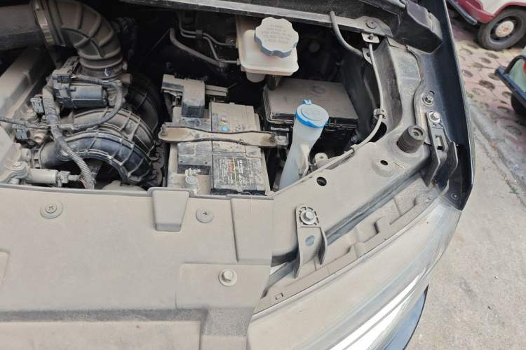 Used JAC Refine M3 2022 PLUS IKEA Edition 1.8L Comfort Version Engine Bay Left
