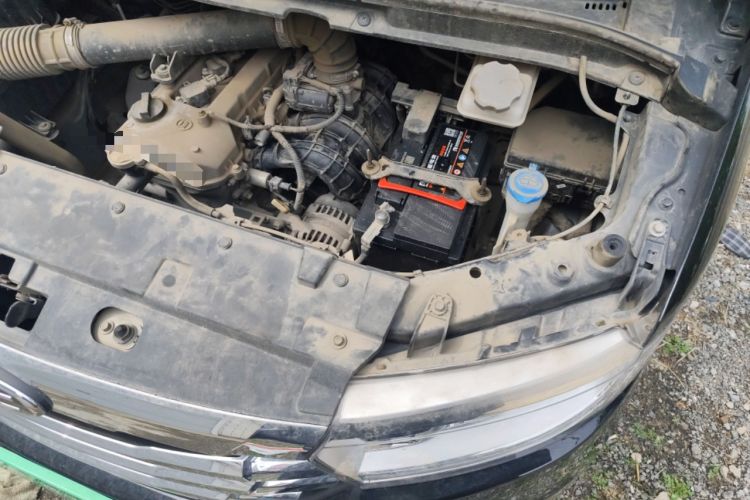 Used JAC Refine M3 2022 PLUS 1.8L 7-seater Standard Model Engine Bay Left