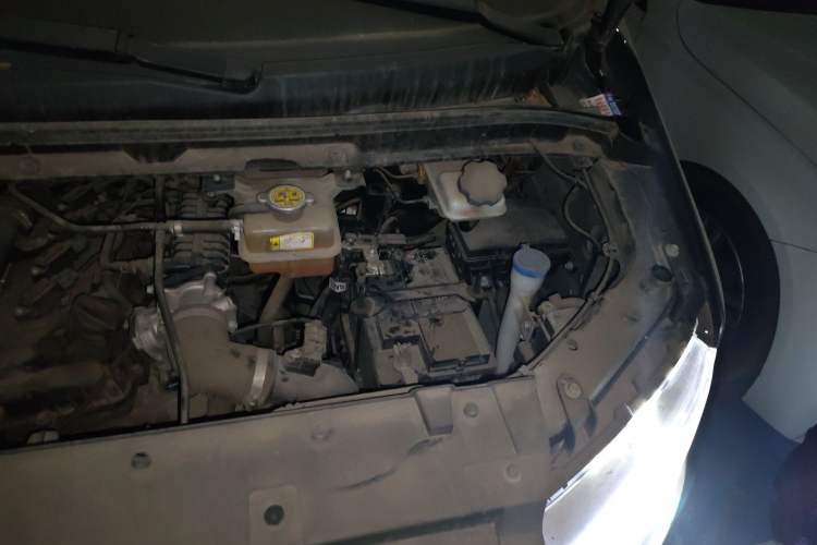 Used JAC Refine M3 2022 PLUS IKEA High-Power Version 1.5T Comfort Model Engine Bay Left