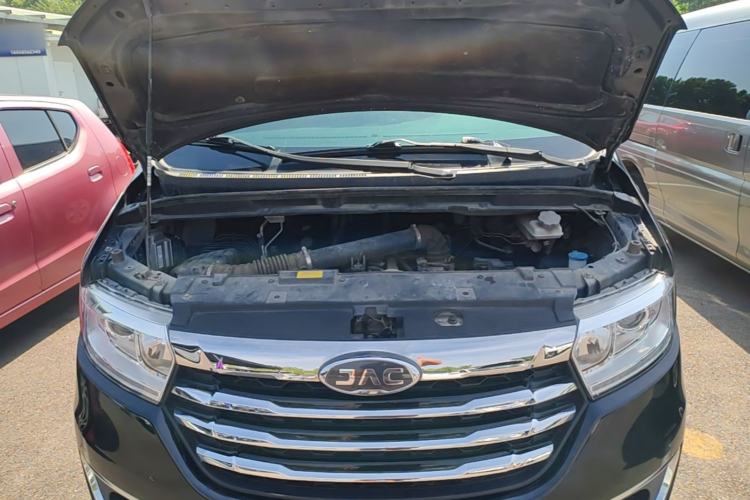 Used JAC Refine M3 2022 PLUS 1.8L 7-seater Standard Model Engine Bay
