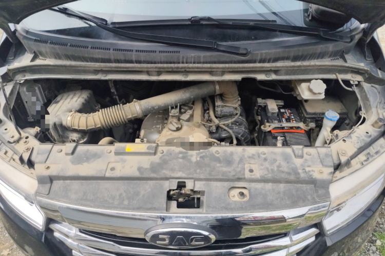 Used JAC Refine M3 2022 PLUS 1.8L 7-seater Standard Model Engine Bay