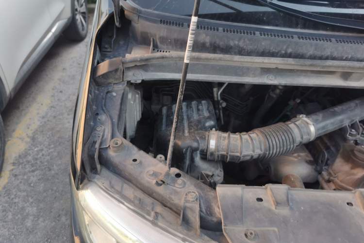 Used JAC Refine M3 2022 1.8L 7-seat Standard Edition Engine Bay Right