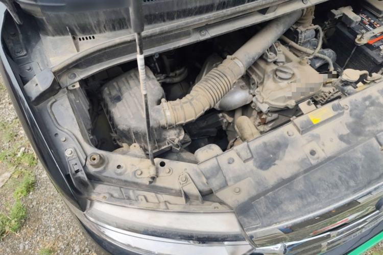 Used JAC Refine M3 2022 PLUS 1.8L 7-seater Standard Model Engine Bay Right