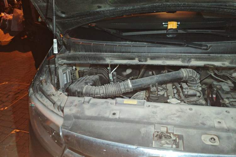 Used JAC Refine M3 2022 PLUS 1.8L 7-seater Standard Model Engine Bay Right