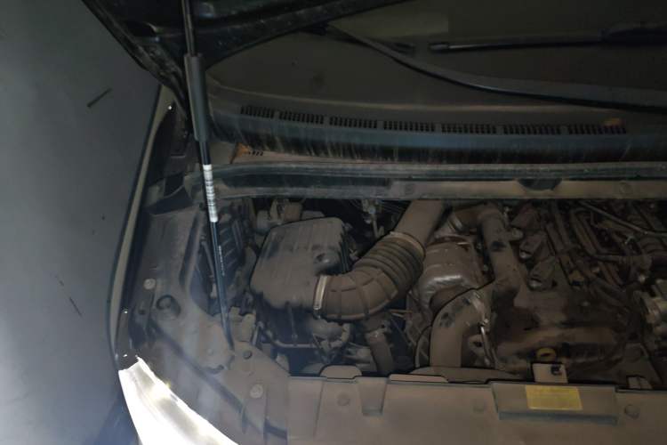 Used JAC Refine M3 2022 PLUS IKEA High-Power Version 1.5T Comfort Model Engine Bay Right
