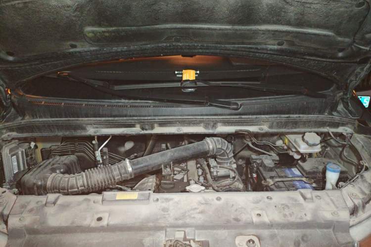 Used JAC Refine M3 2022 PLUS 1.8L 7-seater Standard Model Engine Bay