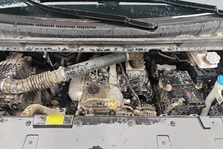 Used JAC Refine M3 2022 PLUS 1.8L 7-seater Standard Model Engine Bay