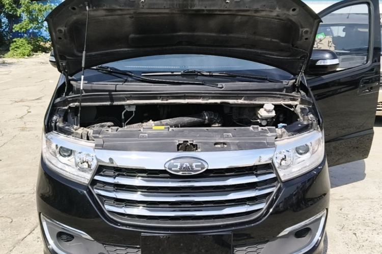 Used JAC Refine M3 2022 PLUS 1.8L 7-seater Standard Model Engine Bay