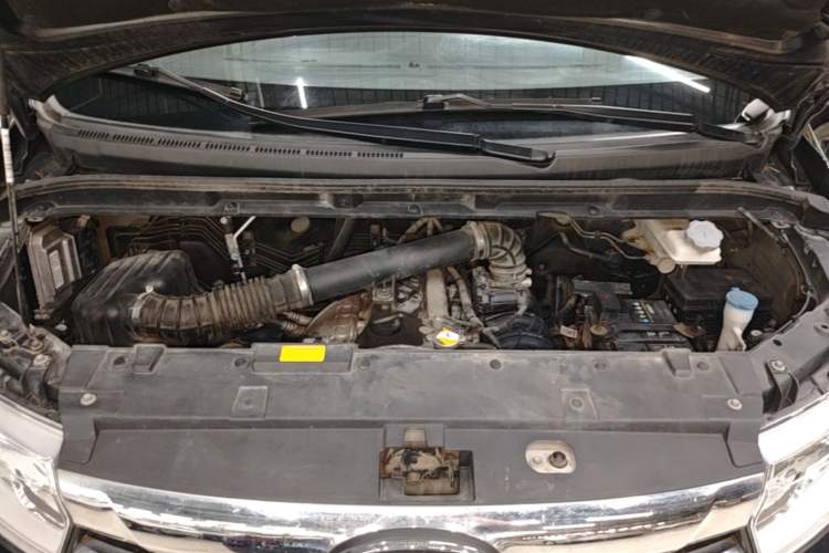 Used JAC Refine M3 2022 1.8L 7-seat Standard Edition Engine Bay