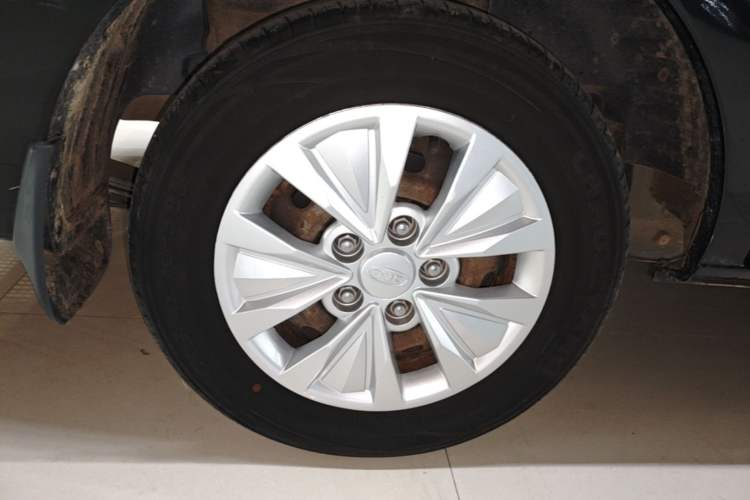 Used JAC Refine M3 2022 1.8L 7-seat Standard Edition Exterior 5