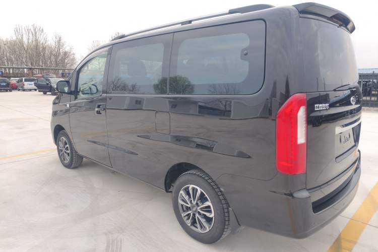 Used JAC Refine M3 2022 1.8L 7-seat Standard Edition Exterior 6