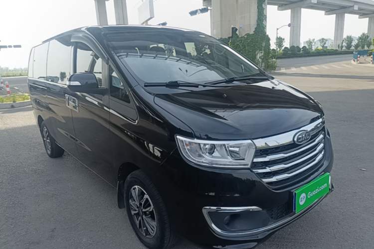 Used JAC Refine M3 2022 PLUS 1.5T 7-Seater Standard Model Front Right 45 Deg