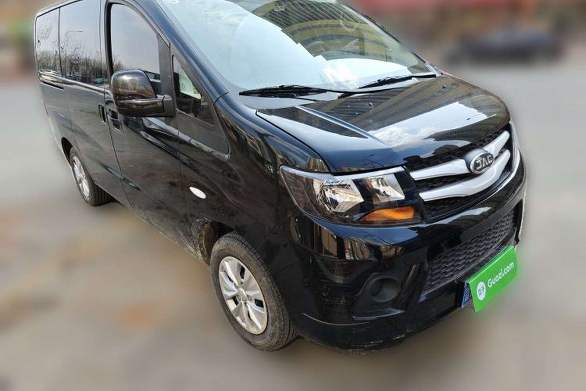 Used JAC Refine M3 2022 1.8L 7-seat Standard Edition Front Right 45 Deg