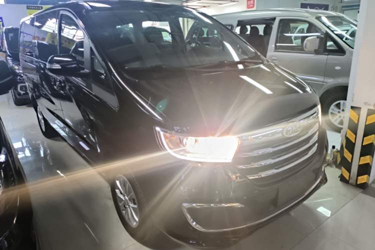 Used JAC Refine M3 2022 PLUS 1.8L 7-seater Standard Model Front Right 45 Deg