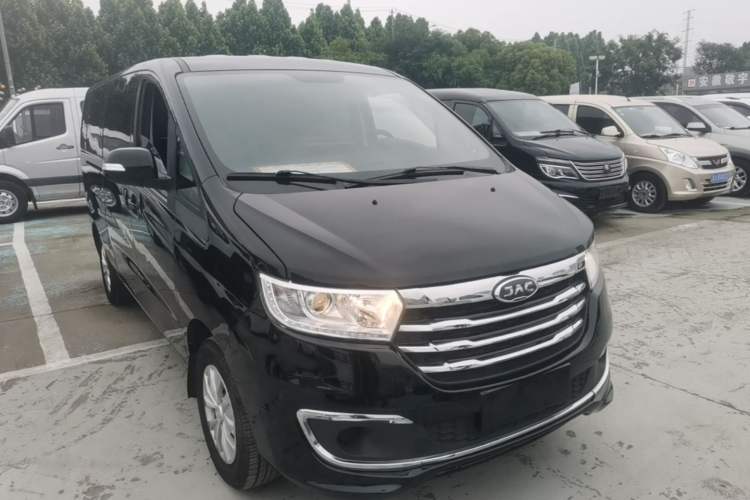 Used JAC Refine M3 2022 PLUS 1.8L 7-seater Standard Model Front Right 45 Deg