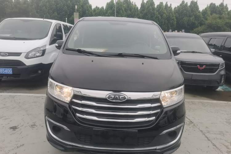 Used JAC Refine M3 2022 PLUS 1.8L 7-seater Standard Model Front