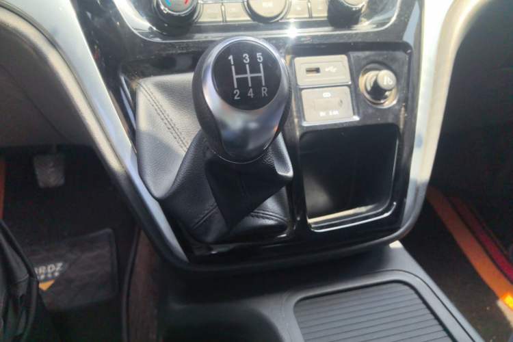 Used JAC Refine M3 2022 1.5T 7-Seater Standard Edition Gear Lever