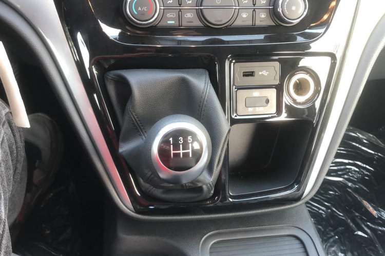 Used JAC Refine M3 2022 1.8L 7-seat Standard Edition Gear Lever