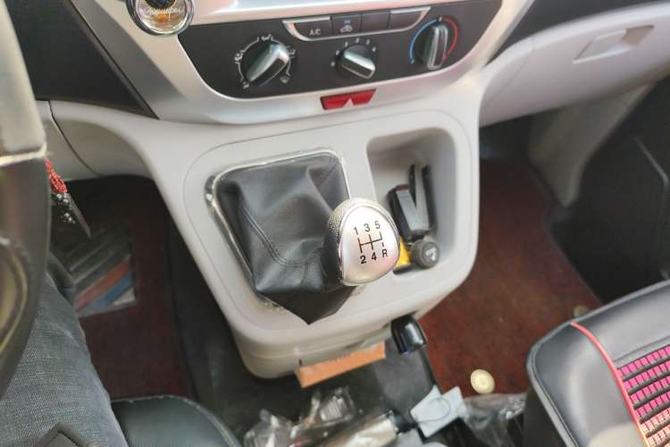 Used JAC Refine M3 2022 PLUS IKEA High-Power Version 1.5T Comfort Model Gear Lever