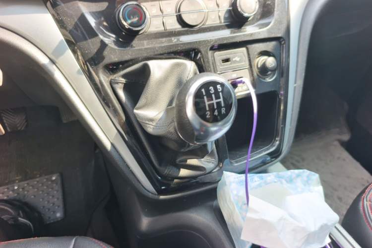 Used JAC Refine M3 2022 1.5T 7-Seater Standard Edition Gear Lever