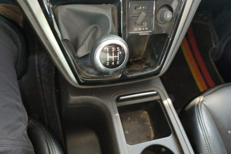 Used JAC Refine M3 2022 PLUS 1.5T 7-Seater Standard Model Gear Lever