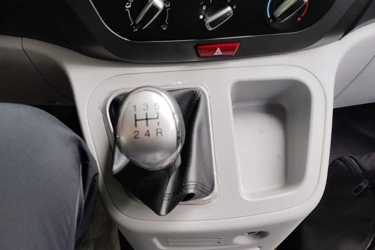 Used JAC Refine M3 2022 PLUS IKEA Edition 1.8L Comfort Version Gear Lever