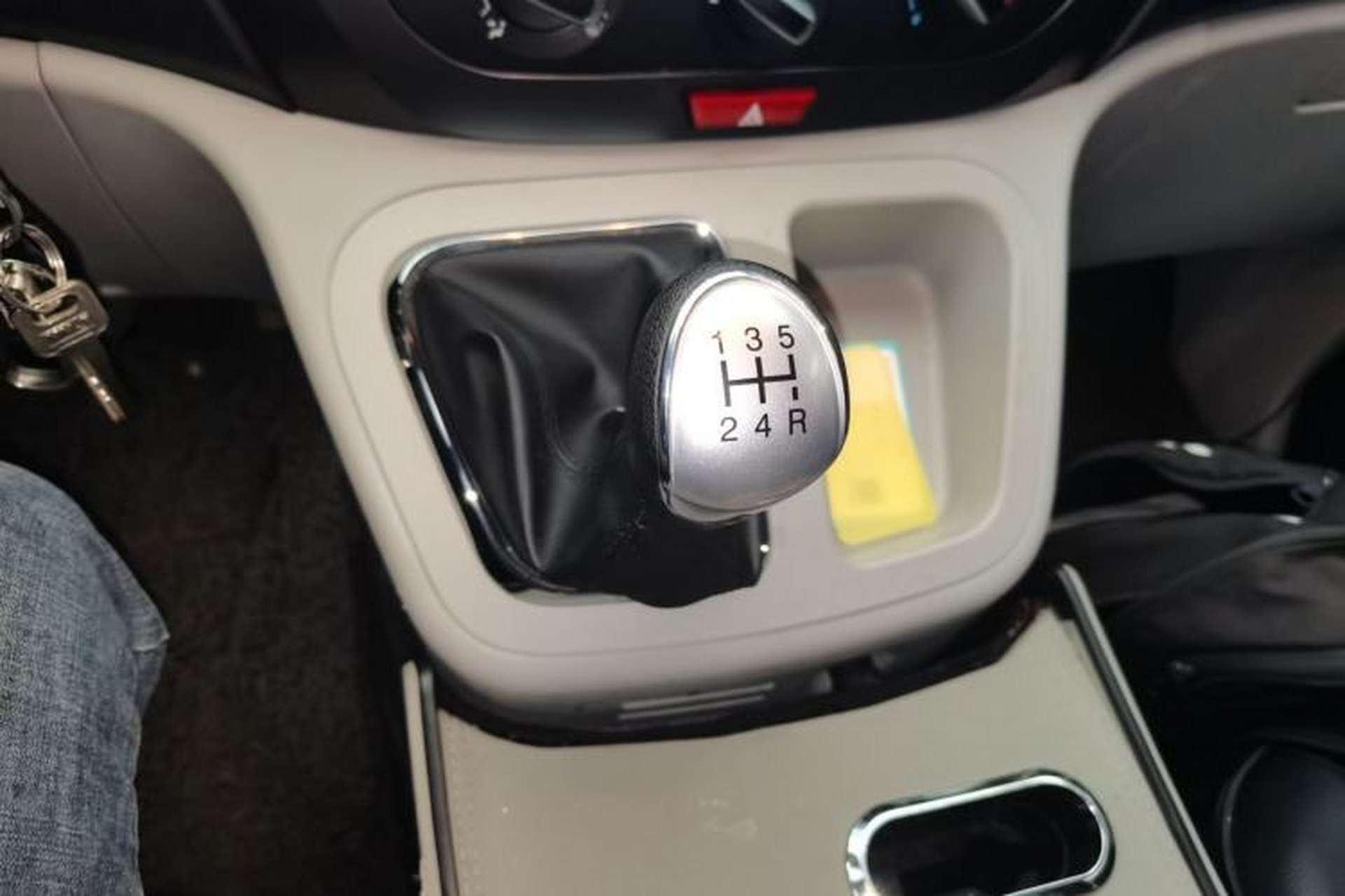 Used JAC Refine M3 2022 Creator Edition 1.5T Luxury Version Gear Lever