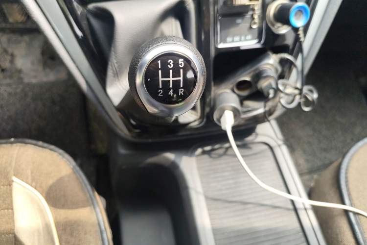 Used JAC Refine M3 2022 PLUS 1.8L 7-seater Standard Model Gear Lever