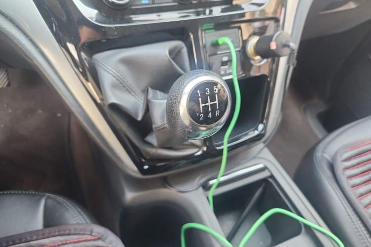 Used JAC Refine M3 2022 PLUS 1.5T 7-Seater Standard Model Gear Lever