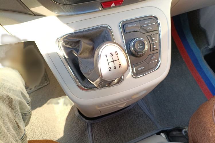 Used JAC Refine M3 2022 1.8L 7-seat Standard Edition Gear Lever