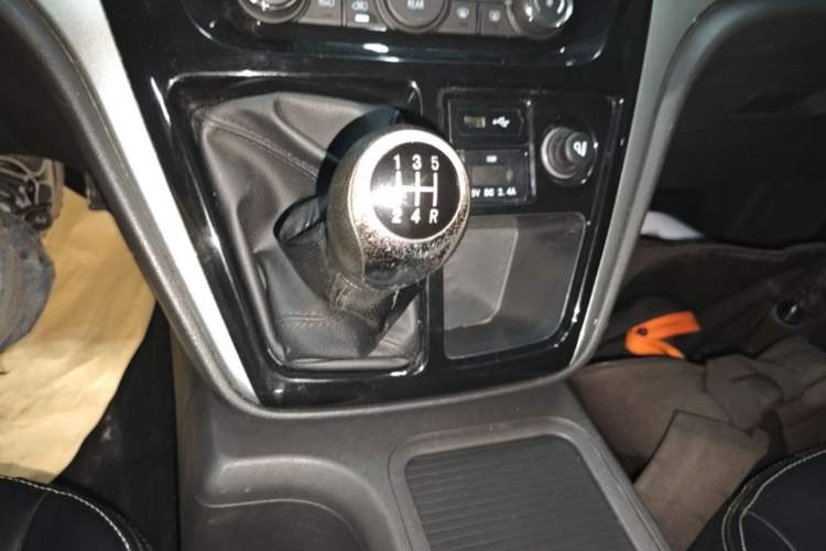 Used JAC Refine M3 2022 1.8L 7-seat Standard Edition Gear Lever