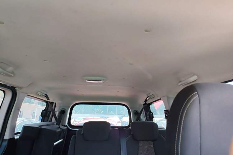 Used JAC Refine M3 2022 PLUS 1.8L 7-seater Standard Model Headliner