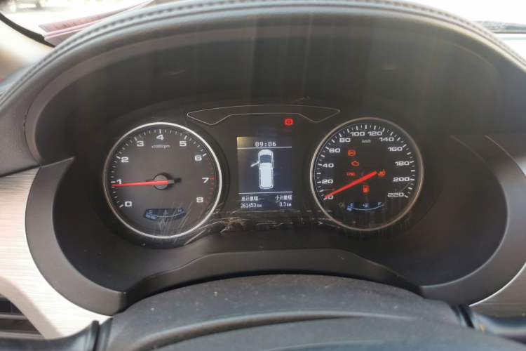 Used JAC Refine M3 2022 1.8L 7-seat Standard Edition Instrument Cluster