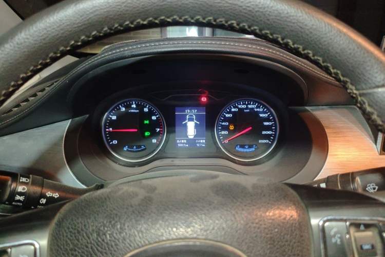 Used JAC Refine M3 2022 PLUS 1.8L 7-seater Standard Model Instrument Cluster