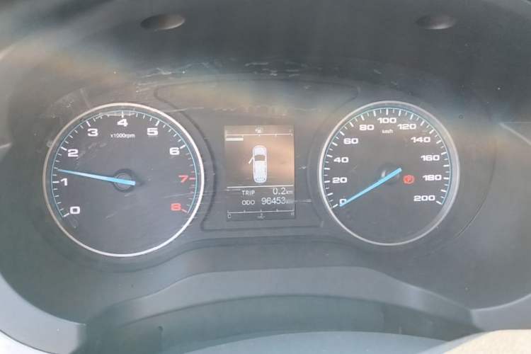 Used JAC Refine M3 2022 PLUS 1.8L 7-seater Standard Model Instrument Cluster