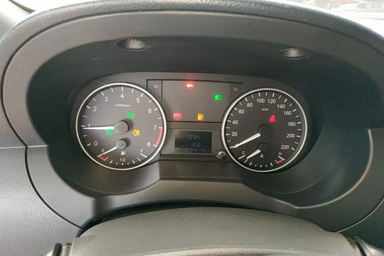 Used JAC Refine M3 2022 1.8L 7-seat Standard Edition Instrument Cluster